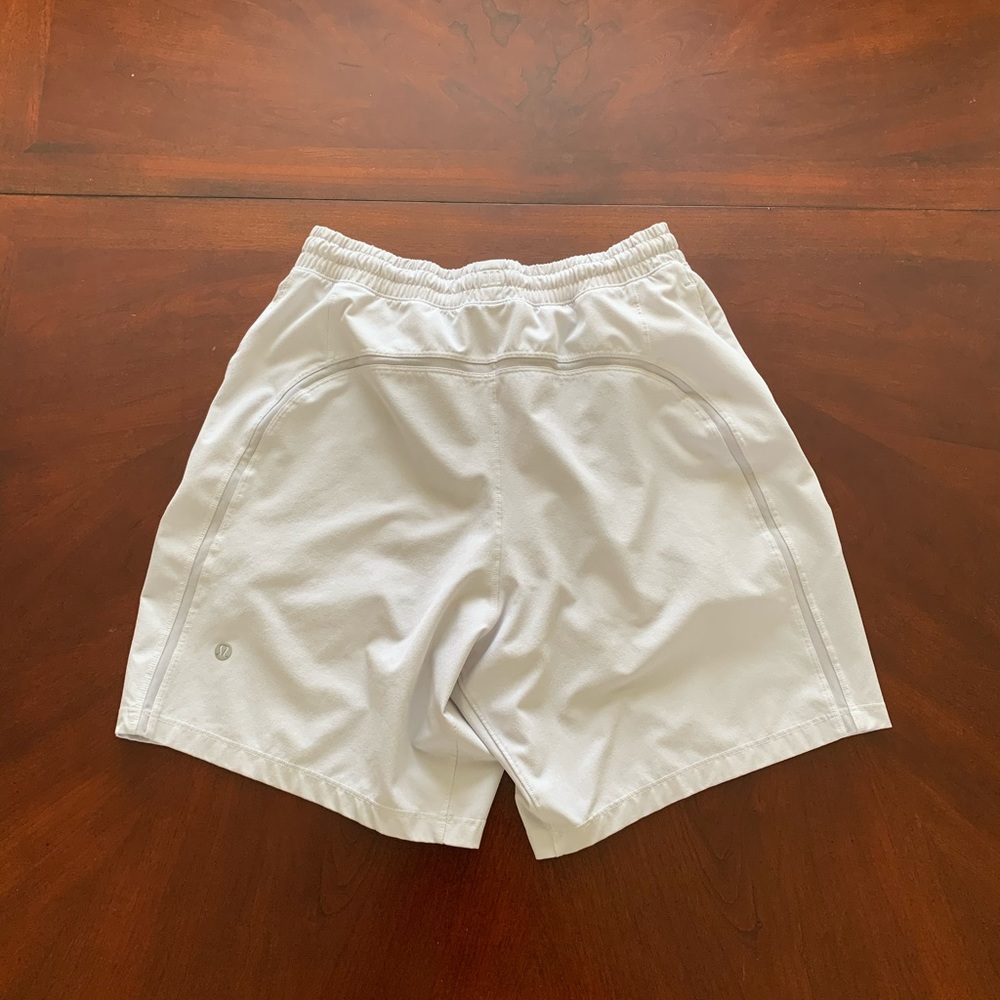 Lululemon 7 inch pacebreaker shorts with liner
